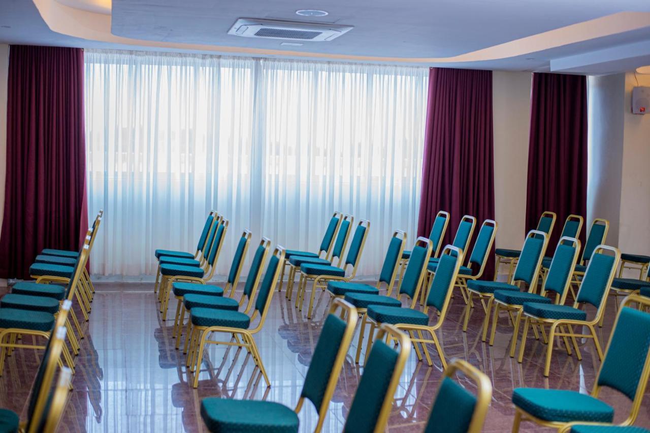 Koki Hotel Kampala Extérieur photo