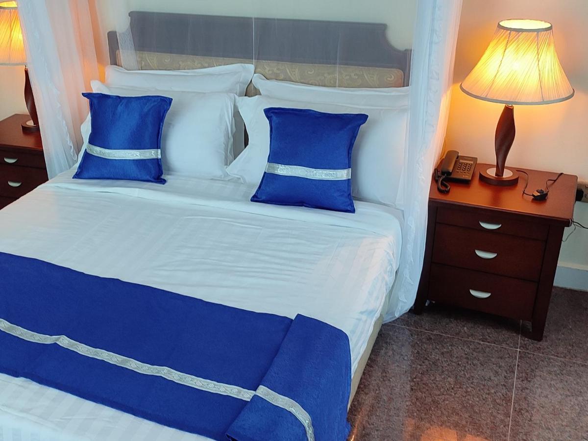 Koki Hotel Kampala Extérieur photo