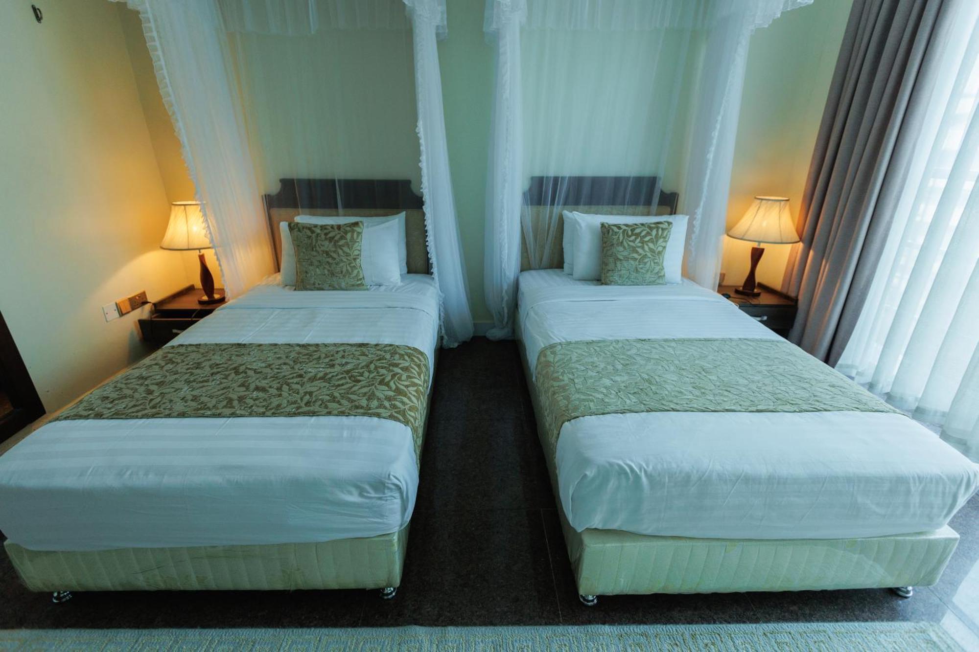 Koki Hotel Kampala Extérieur photo