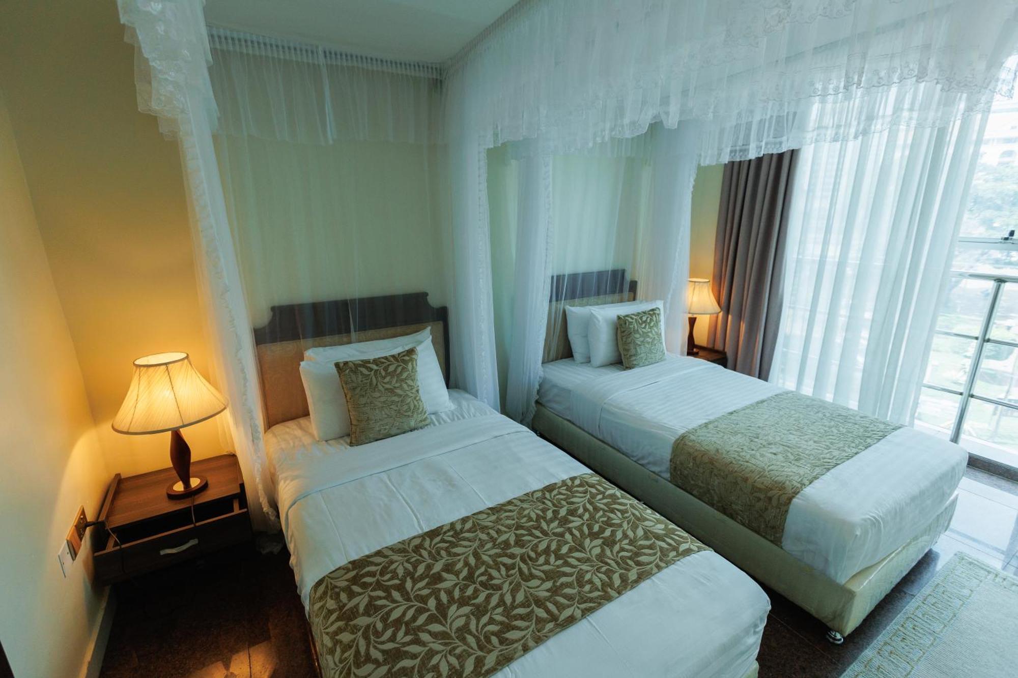 Koki Hotel Kampala Extérieur photo