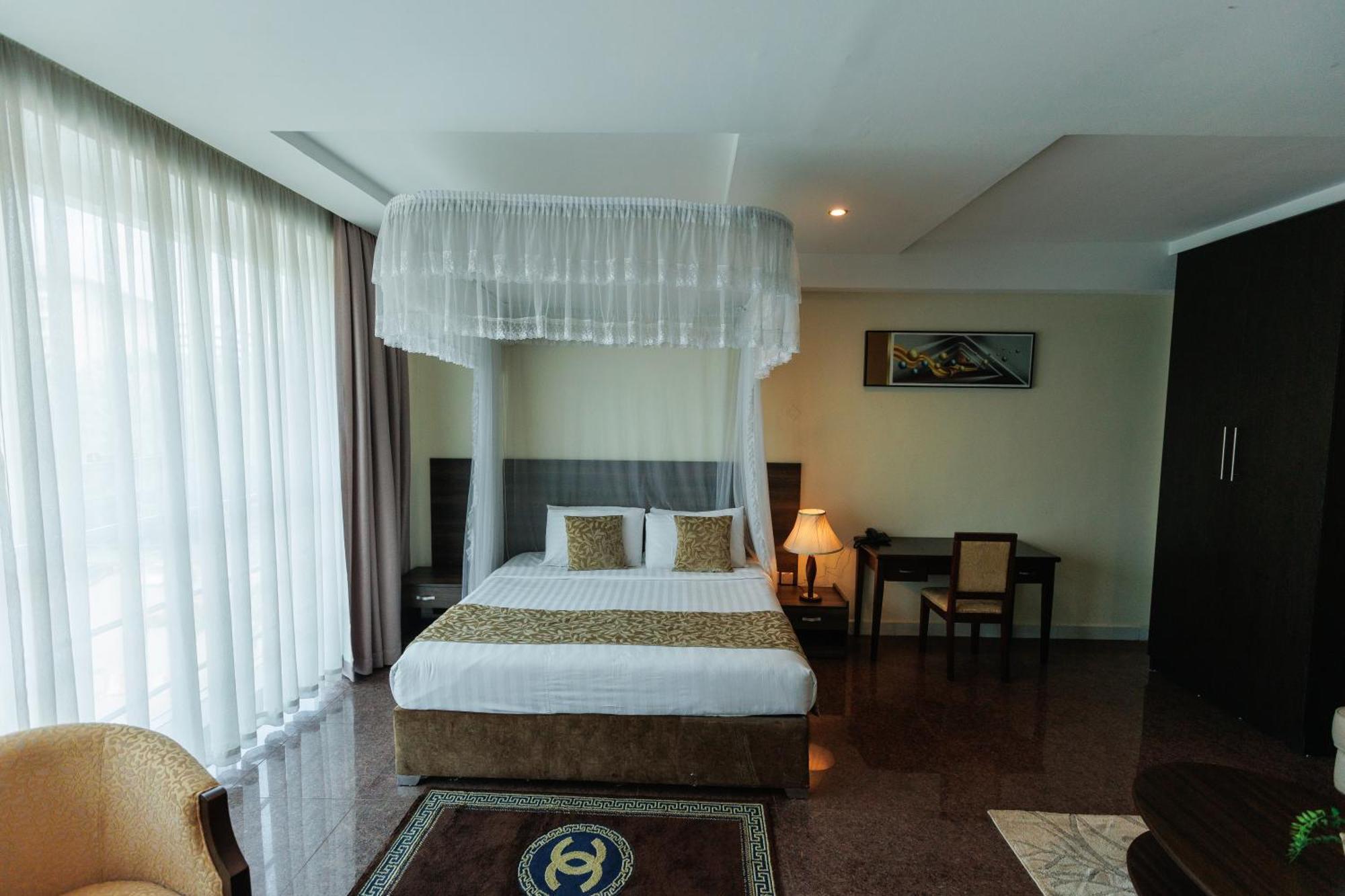 Koki Hotel Kampala Extérieur photo