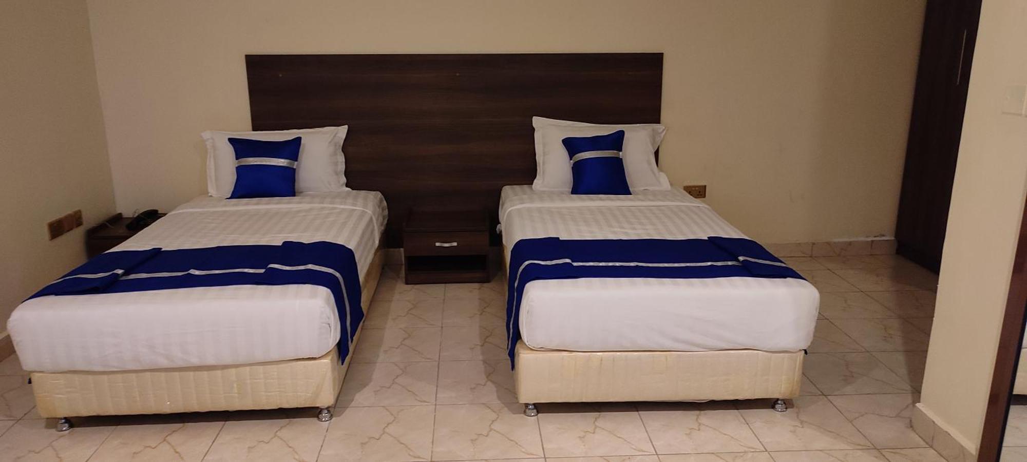 Koki Hotel Kampala Extérieur photo