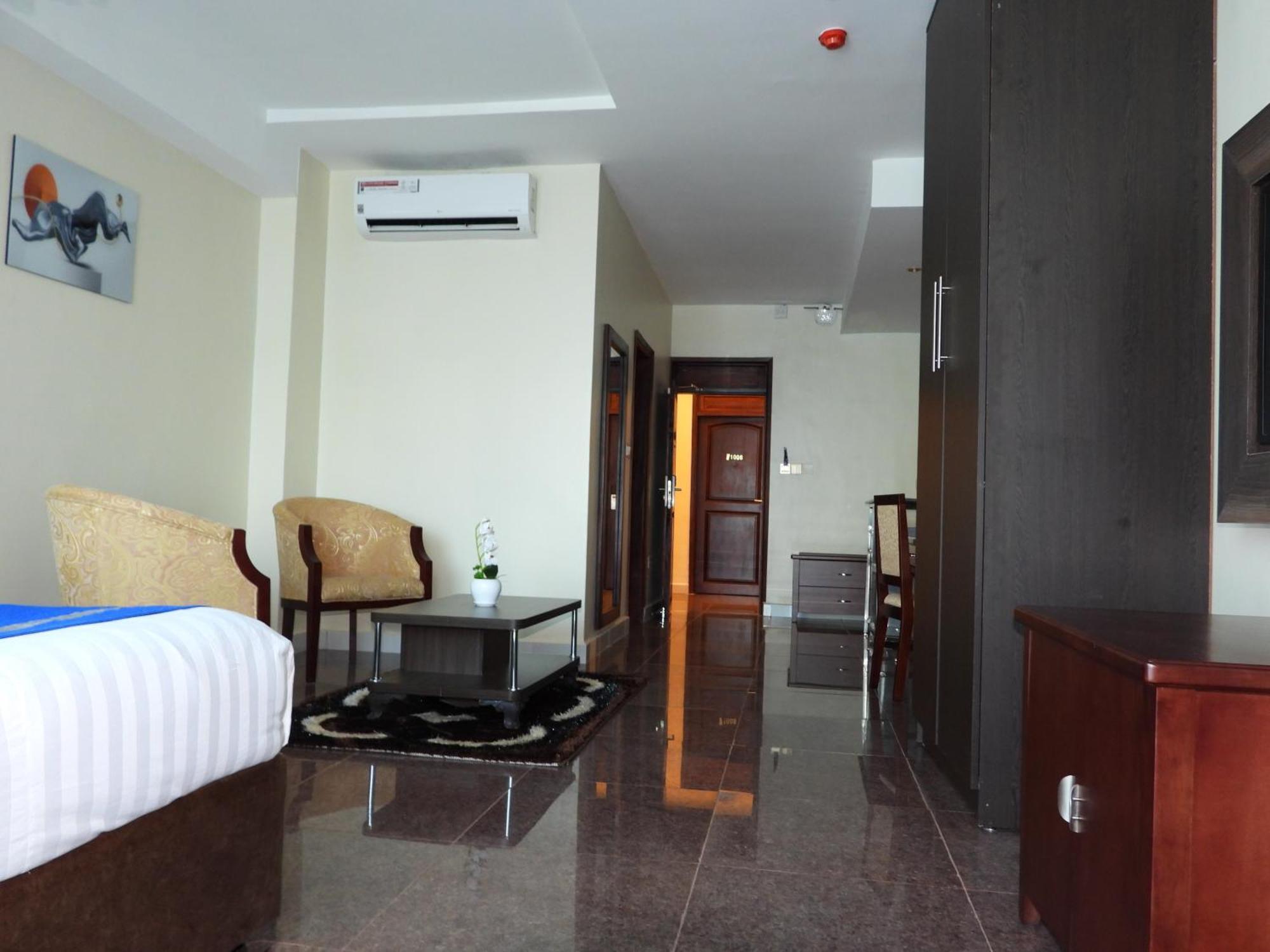 Koki Hotel Kampala Extérieur photo